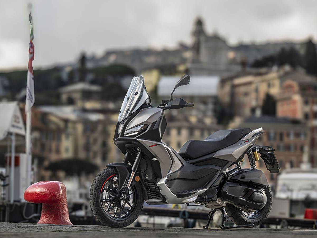 aprilia sr gt 400 il maxiscooter che strizza l8217occhio alle sorelle maggiori da Ilgiornale.it aprilia sr gt 400 il maxiscooter che strizza l8217occhio alle sorelle maggiori