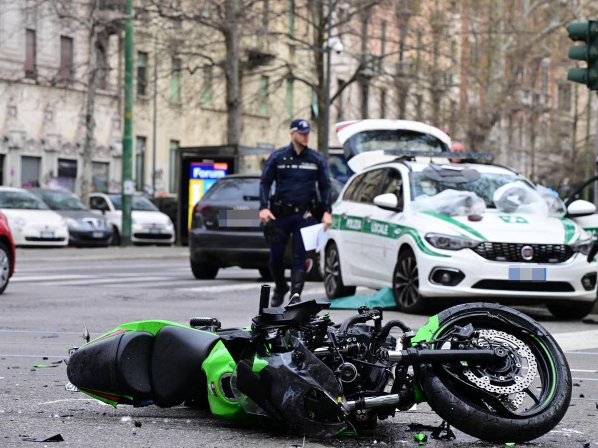 milano scontro tra una moto e un tazi morti due ventenni da Ilgiornale.it milano scontro tra una moto e un tazi morti due ventenni