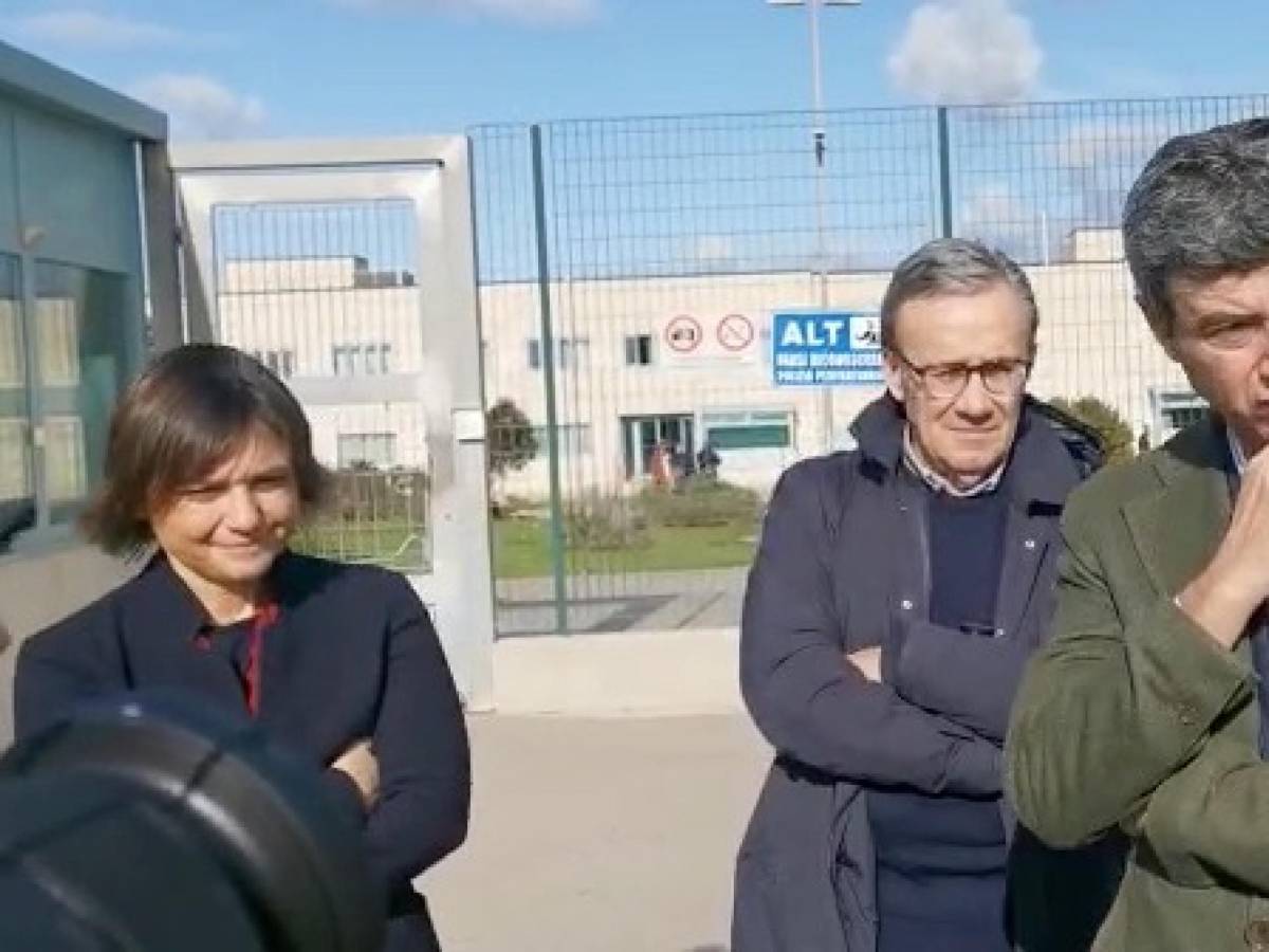 la sinistra ancora in silenzio ma and242 in visita da cospito da Ilgiornale.it la sinistra ancora in silenzio ma and242 in visita da cospito