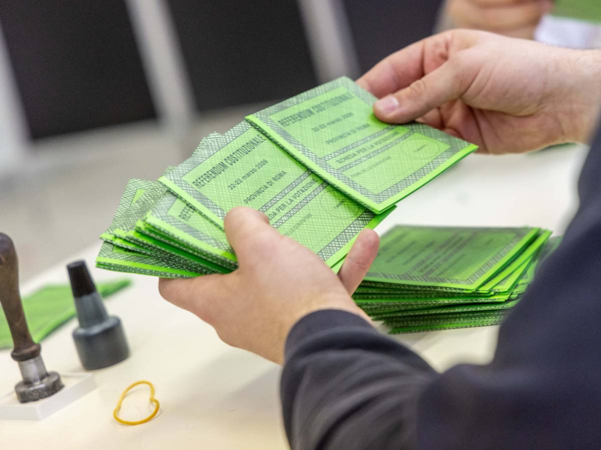referendum seggi aperti si vota sulla riforma della giustizia alle 12 i primi dati sull affluenza da Ilgiornale.it referendum seggi aperti si vota sulla riforma della giustizia alle 12 i primi dati sull affluenza