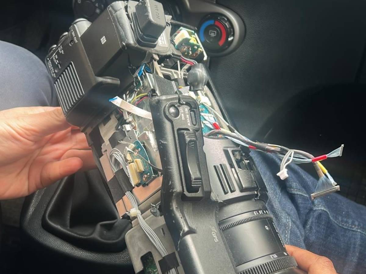 anarchici troupe rai malmenata nel covo occupato di mercogliano a roma da Ilgiornale.it anarchici troupe rai malmenata nel covo occupato di mercogliano a roma