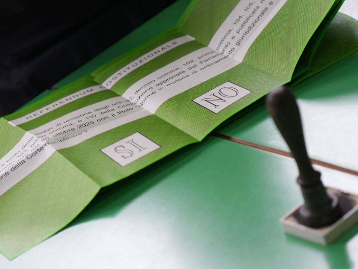 su rai 3 e la7 denigrazione del governo a urne aperte la denuncia di gasparri durante il referendum da Ilgiornale.it su rai 3 e la7 denigrazione del governo a urne aperte la denuncia di gasparri durante il referendum