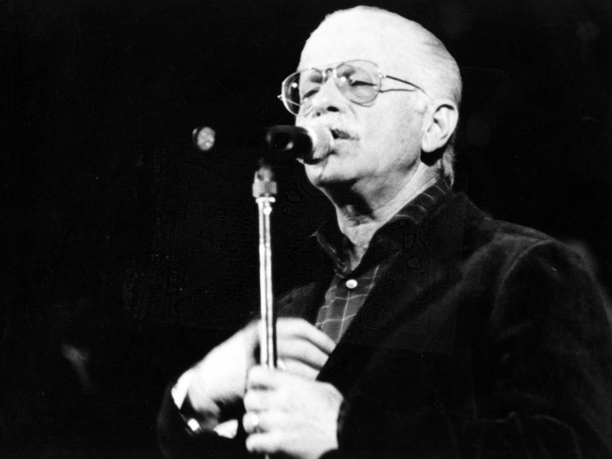 il poeta ruvido che port242 il cielo d autore nella stanza della musica pop da Ilgiornale.it il poeta ruvido che port242 il cielo d autore nella stanza della musica pop