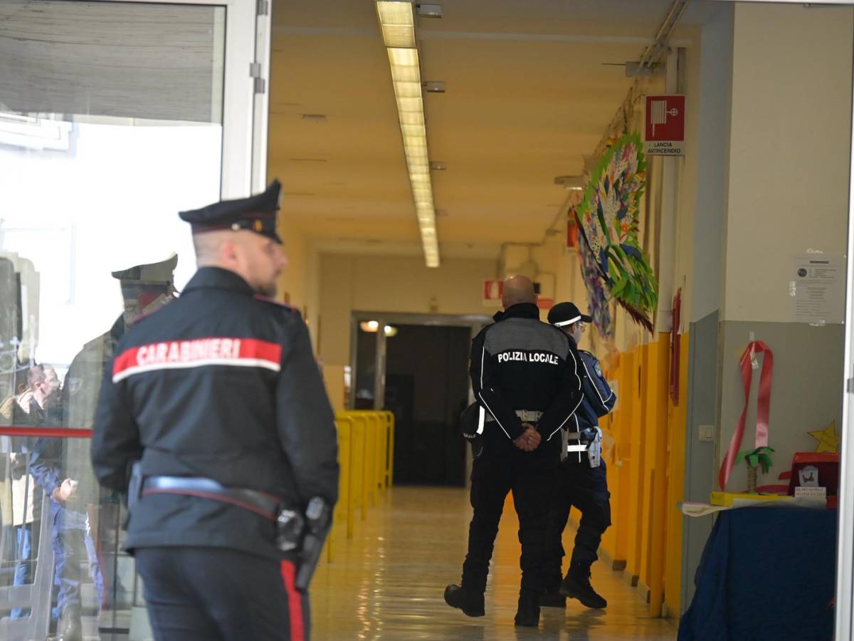 tagliati o racconto i tuoi segreti il ricatto choc del 13enne che ha accoltellato la prof da Ilgiornale.it tagliati o racconto i tuoi segreti il ricatto choc del 13enne che ha accoltellato la prof