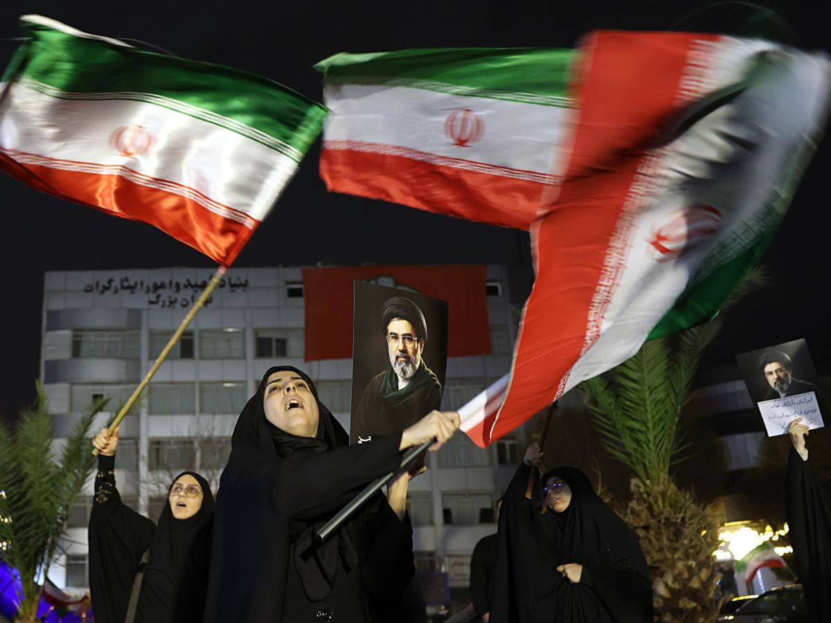 teheran si prepara a un invasione usa piazzate mine sull isola di kharg trump costi benzina saliti ma dovevo eliminare il cancro iran da Ilgiornale.it teheran si prepara a un invasione usa piazzate mine sull isola di kharg trump costi benzina saliti ma dovevo eliminare il cancro iran