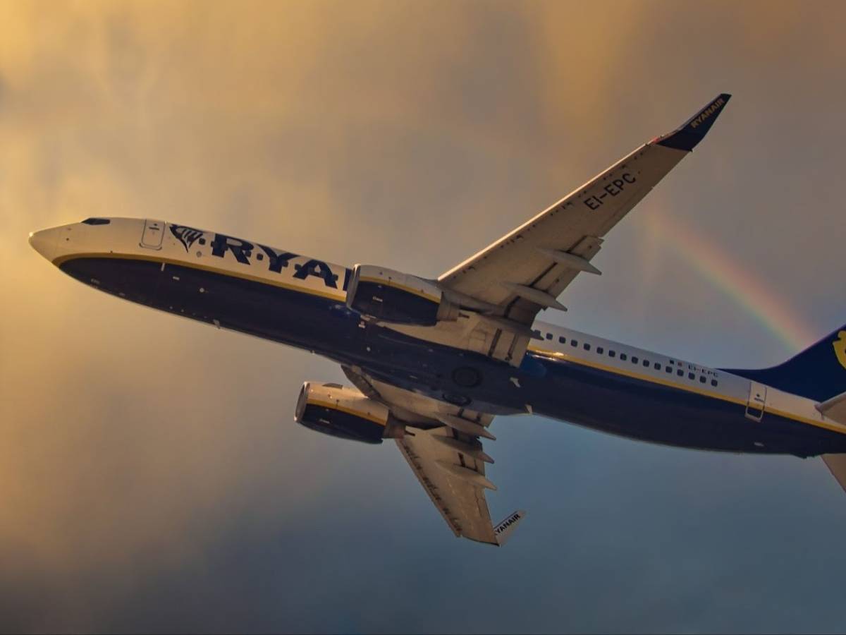 turbolenza si abbatte sul volo bergamo bari terrore a bordo e passeggeri feriti da Ilgiornale.it turbolenza si abbatte sul volo bergamo bari terrore a bordo e passeggeri feriti