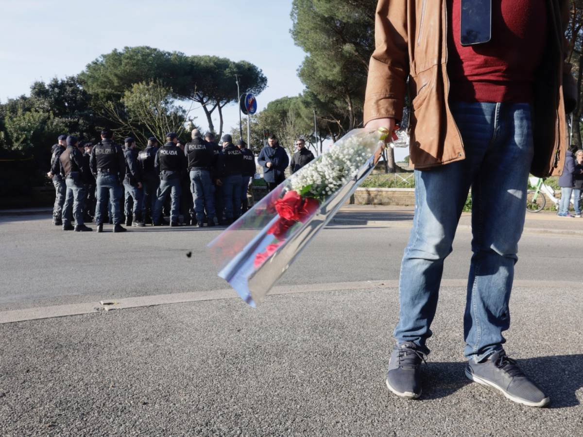 che sandro e sara illuminino sempre il nostro cammino la replica degli anarchici ai fermi di polizia da Ilgiornale.it che sandro e sara illuminino sempre il nostro cammino la replica degli anarchici ai fermi di polizia