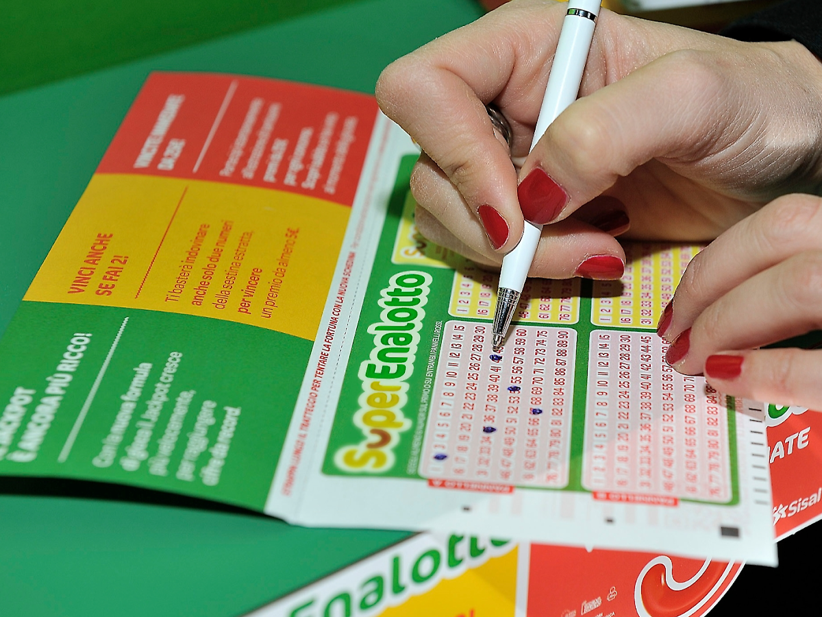 superenalotto caccia al jackpot da 1431 milioni da Ilgiornale.it superenalotto caccia al jackpot da 1431 milioni