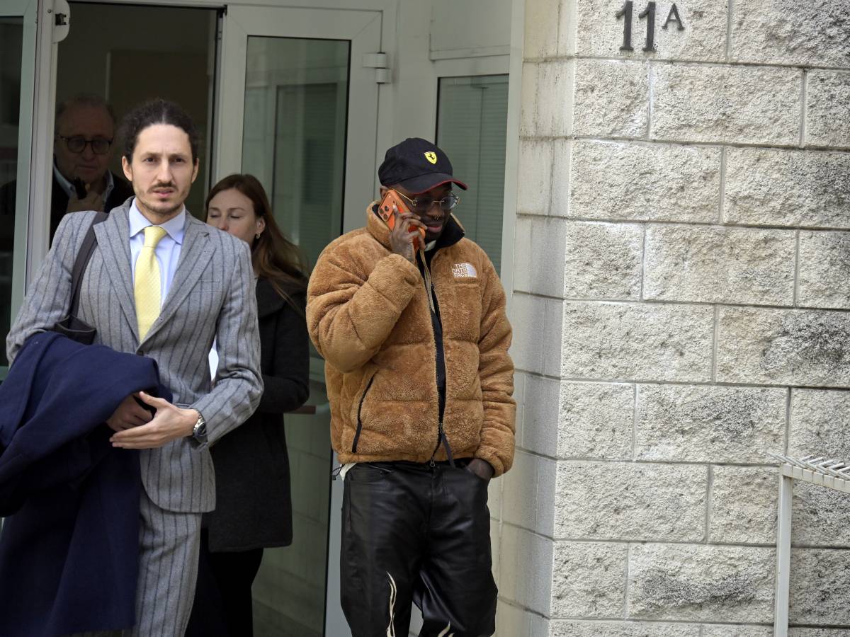 bello figo alla sbarra il rapper finisce a processo per abusi sessuali su una minorenne da Ilgiornale.it bello figo alla sbarra il rapper finisce a processo per abusi sessuali su una minorenne