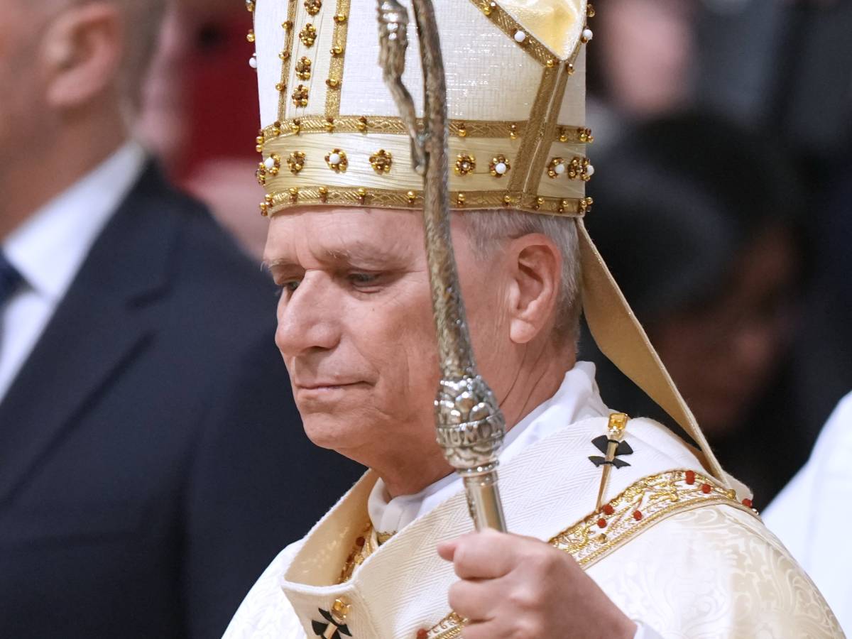 leone taglia col passato e porta la croce da Ilgiornale.it leone taglia col passato e porta la croce