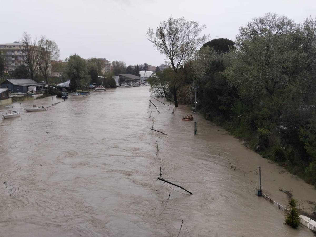 maltempo proseguono le ricerche per un disperso 232 rimasto coinvolto nel crollo del ponte sul trigno da Ilgiornale.it maltempo proseguono le ricerche per un disperso 232 rimasto coinvolto nel crollo del ponte sul trigno