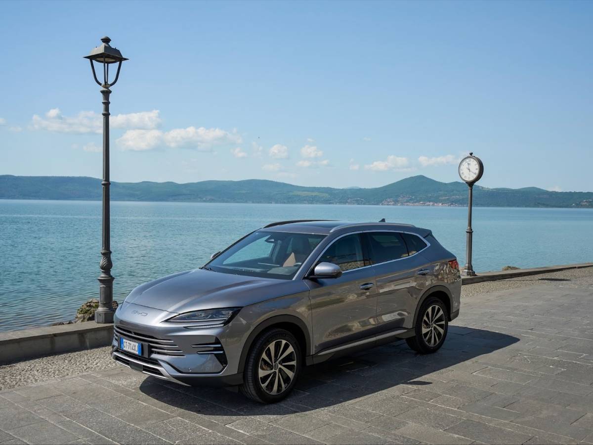 byd seal u dm i il suv plug in che punta tutto su comfort ed efficienza