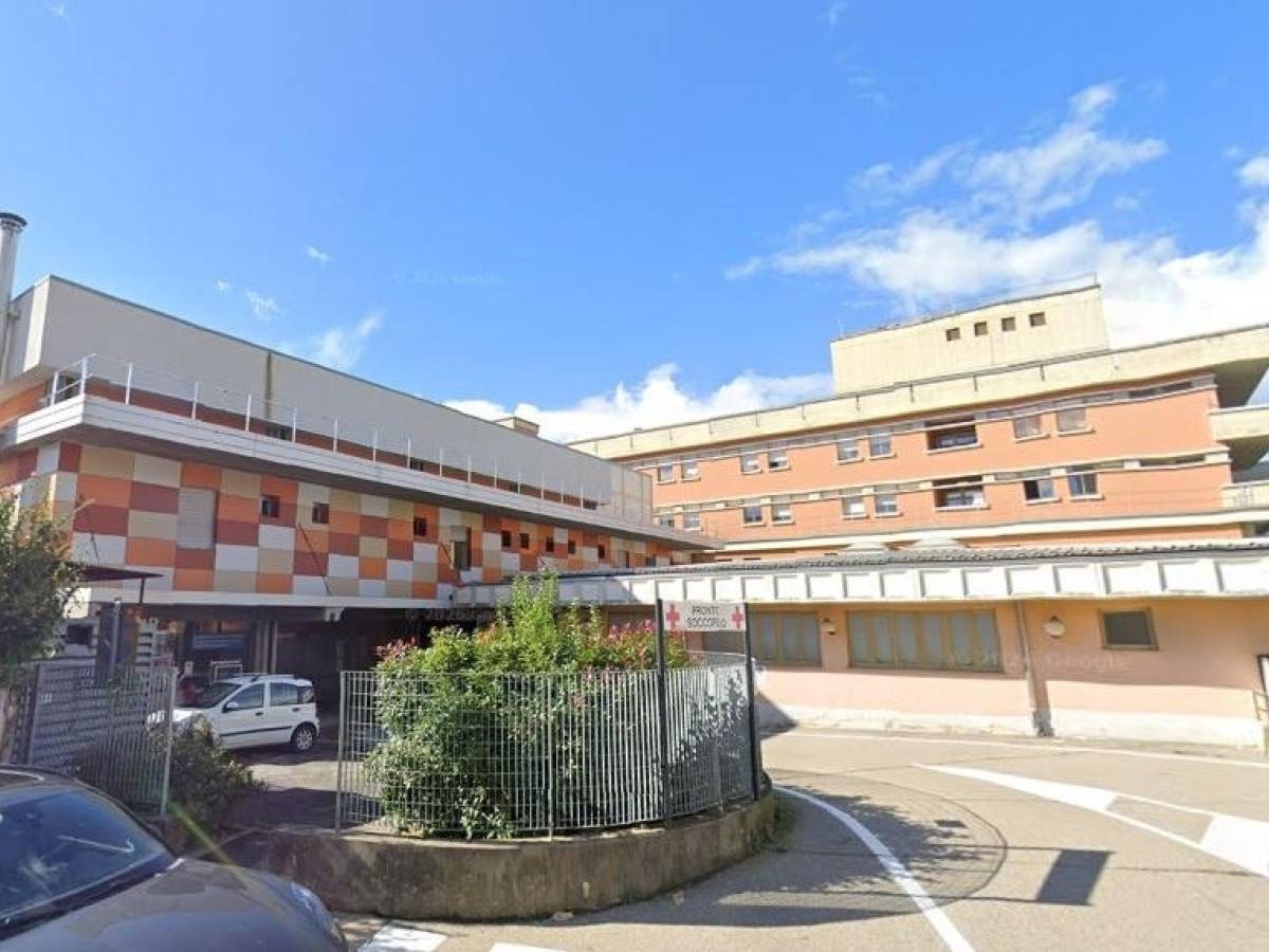 offre a un compagno un cocktail con olio motore il 16enne finisce in ospedale da Ilgiornale.it offre a un compagno un cocktail con olio motore il 16enne finisce in ospedale
