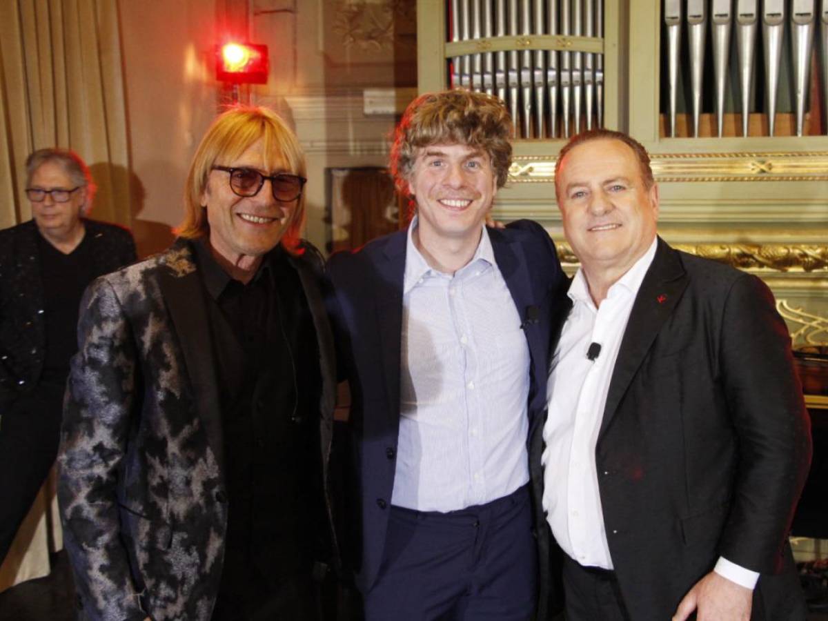 rai paradise a bologna con frate giampaolo guenzi bonagia e comaschi da Ilgiornale.it rai paradise a bologna con frate giampaolo guenzi bonagia e comaschi