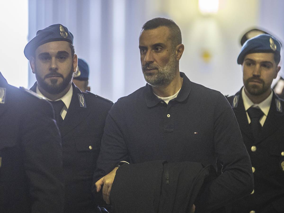 carmelo cinturrino 232 stato destituito dalla polizia uccise il pusher a rogoredo da Ilgiornale.it carmelo cinturrino 232 stato destituito dalla polizia uccise il pusher a rogoredo