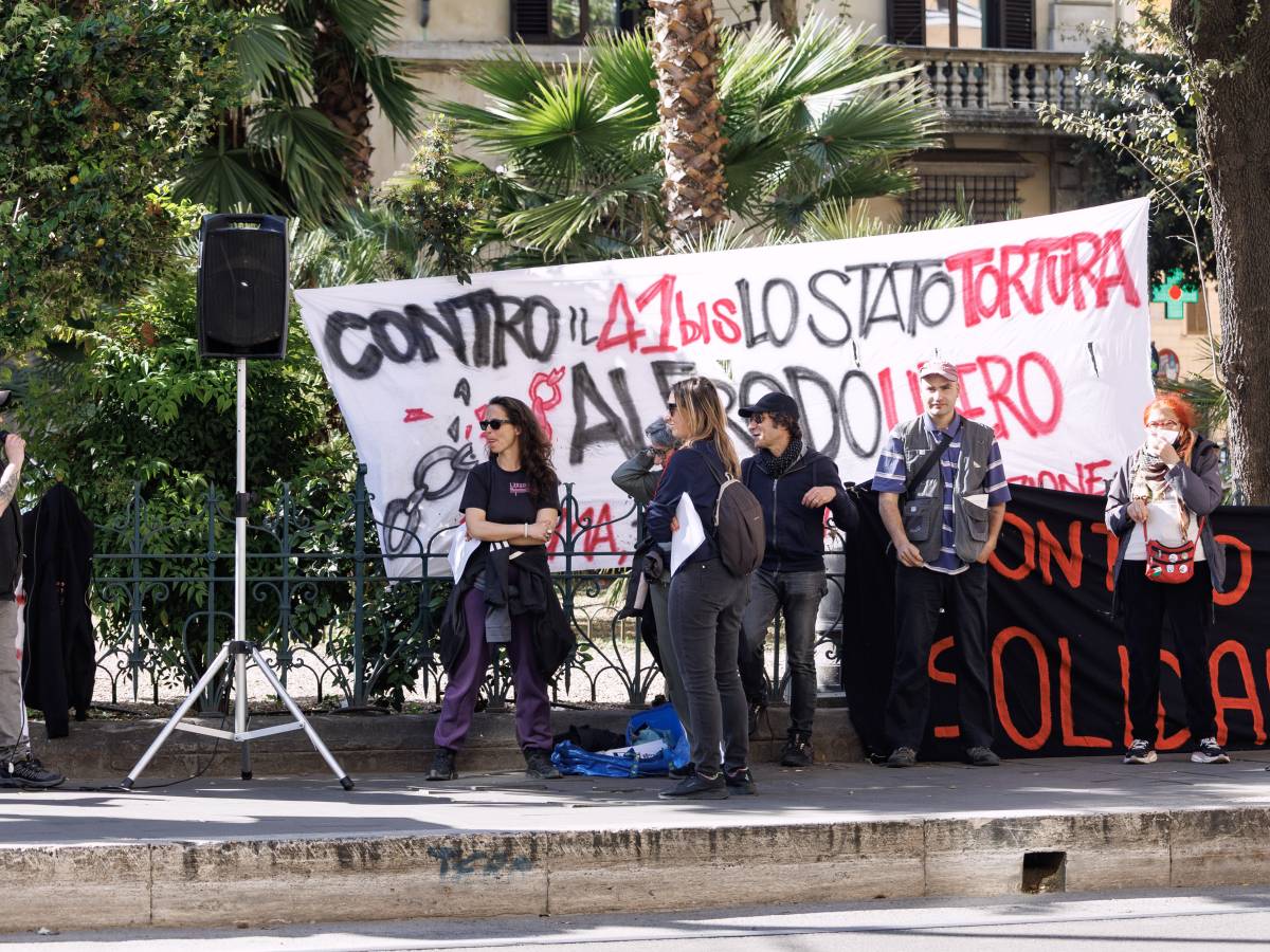 contro il 42 bis cospito libero se viviamo 232 per far saltare la testa dei re le minacce degli anarchici da Ilgiornale.it contro il 42 bis cospito libero se viviamo 232 per far saltare la testa dei re le minacce degli anarchici