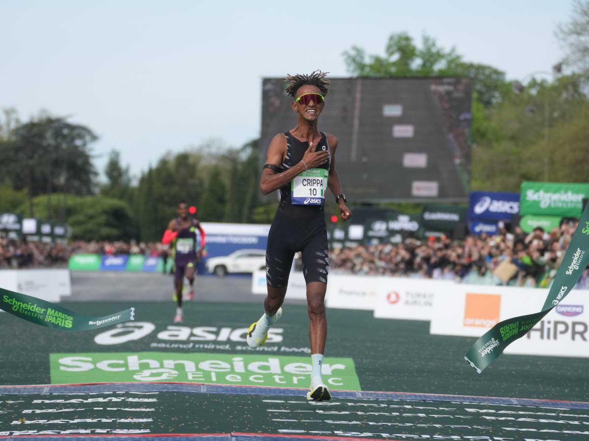 storica impresa di yeman crippa 232 il primo italiano a trionfare alla maratona di parigi da Ilgiornale.it storica impresa di yeman crippa 232 il primo italiano a trionfare alla maratona di parigi