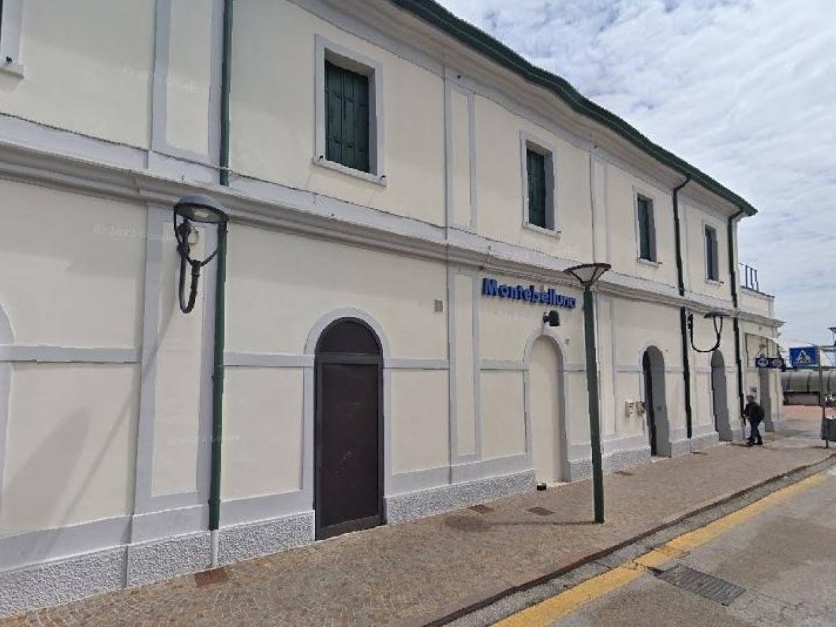fanno sesso in stazione arriva la multa da 10mila euro da Ilgiornale.it fanno sesso in stazione arriva la multa da 10mila euro