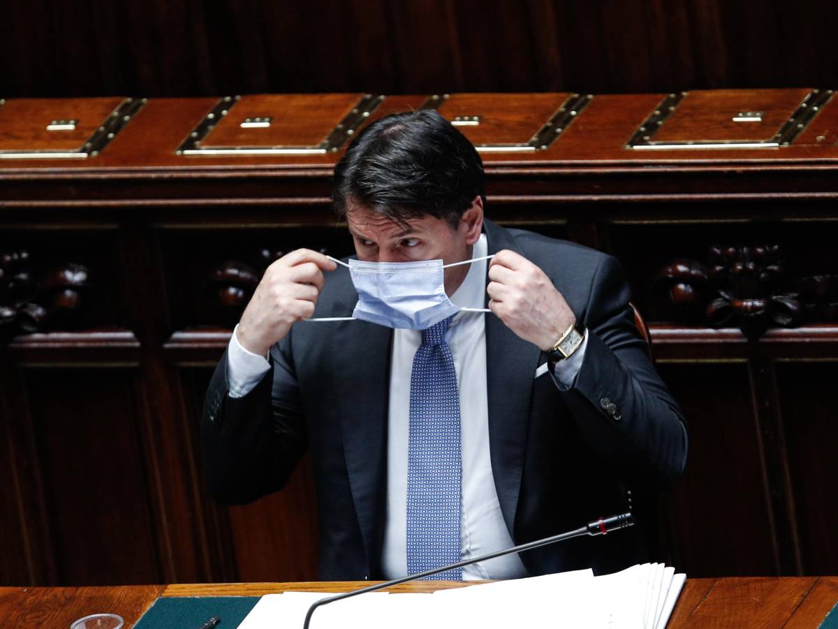 ombre sulle mascherine fdi fare luce sui 500mila euro donati dalle comunit224 islamiche da Ilgiornale.it ombre sulle mascherine fdi fare luce sui 500mila euro donati dalle comunit224 islamiche