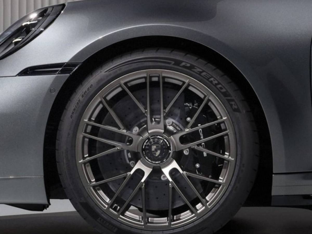 pirelli il nuovo p zero r porta il motorsport sulla porsche 911 turbo s da Ilgiornale.it pirelli il nuovo p zero r porta il motorsport sulla porsche 911 turbo s