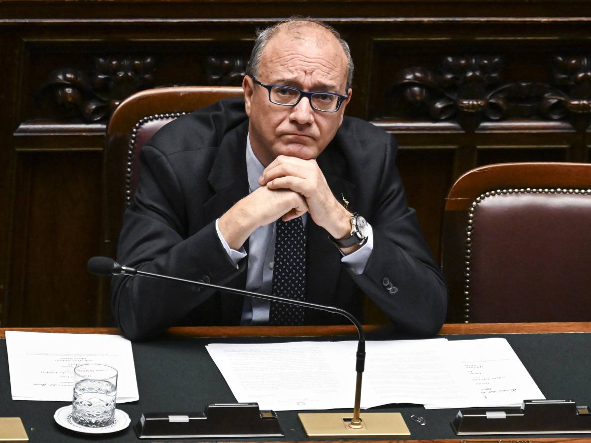 valditara premia lo studente che ha difeso la prof accoltellata istituiamo riconoscimento per giovani che realizzano valori del rispetto da Ilgiornale.it valditara premia lo studente che ha difeso la prof accoltellata istituiamo riconoscimento per giovani che realizzano valori del rispetto