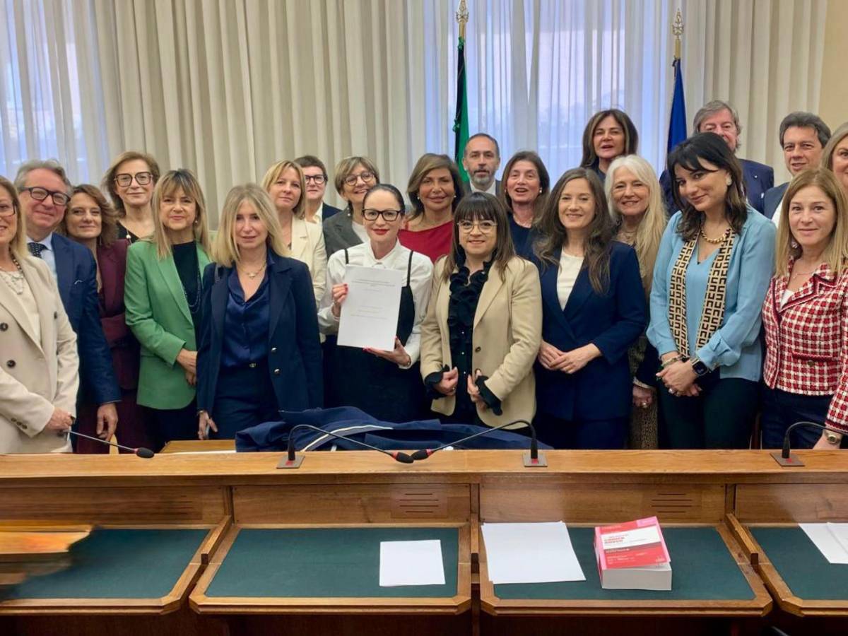 approvata all unanimit224 la relazione sulla violenza economica di genere da Ilgiornale.it approvata all unanimit224 la relazione sulla violenza economica di genere