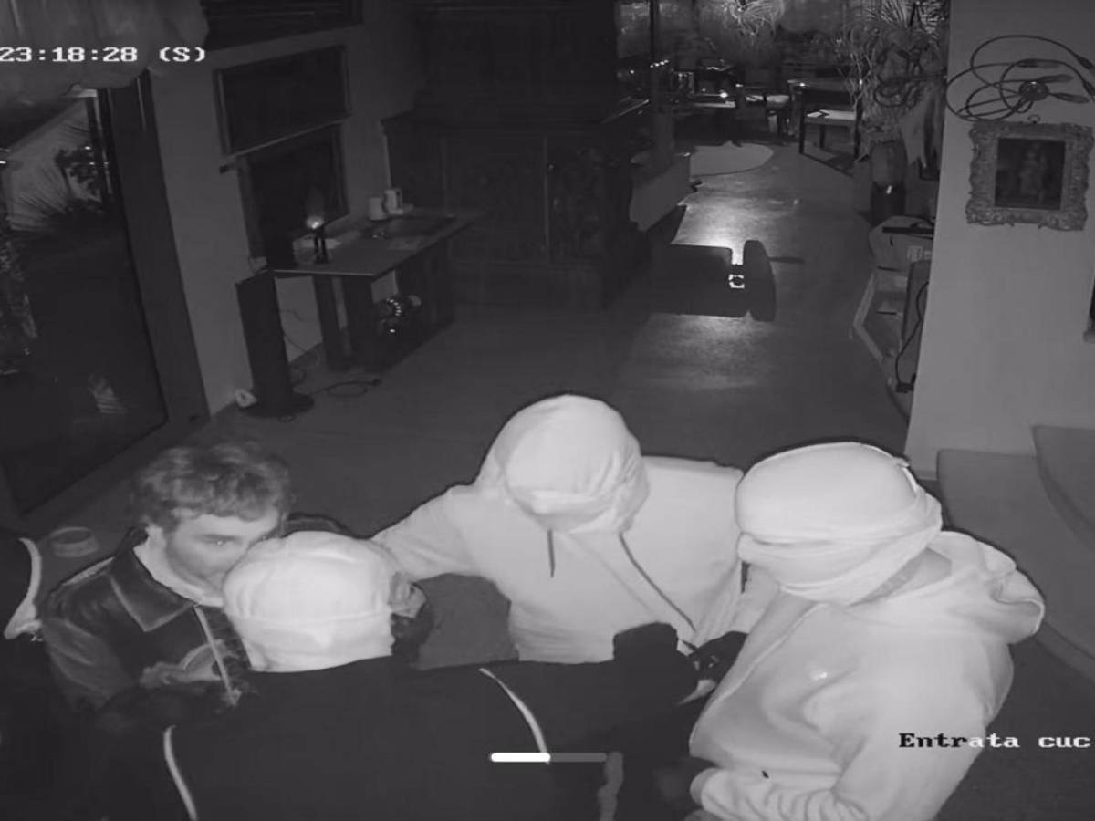 l8217ex senatore leghista filippi rapinato e sequestrato nella sua villa con la moglie e le figlie da Ilgiornale.it l8217ex senatore leghista filippi rapinato e sequestrato nella sua villa con la moglie e le figlie