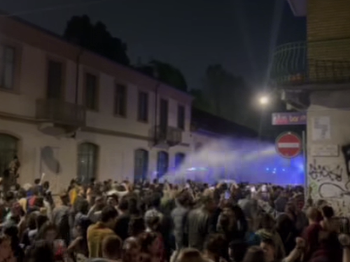 scontri idranti e lacrimogeni a torino guerriglia davanti al palazzo dell8217askatasuna liberato da Ilgiornale.it scontri idranti e lacrimogeni a torino guerriglia davanti al palazzo dell8217askatasuna liberato