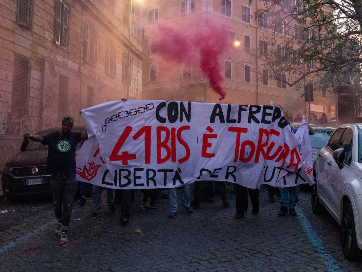 la protesta finisce dove inizia la violenza da Ilgiornale.it la protesta finisce dove inizia la violenza
