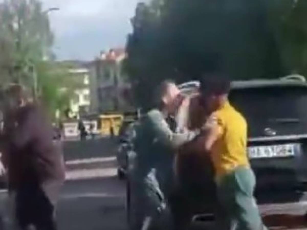 scende dall8217auto e picchia un tifoso cosa 232 successo dopo la partita da Ilgiornale.it scende dall8217auto e picchia un tifoso cosa 232 successo dopo la partita