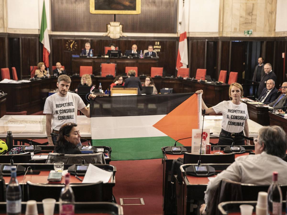 cori per hannoun e caos in consiglio da Ilgiornale.it cori per hannoun e caos in consiglio