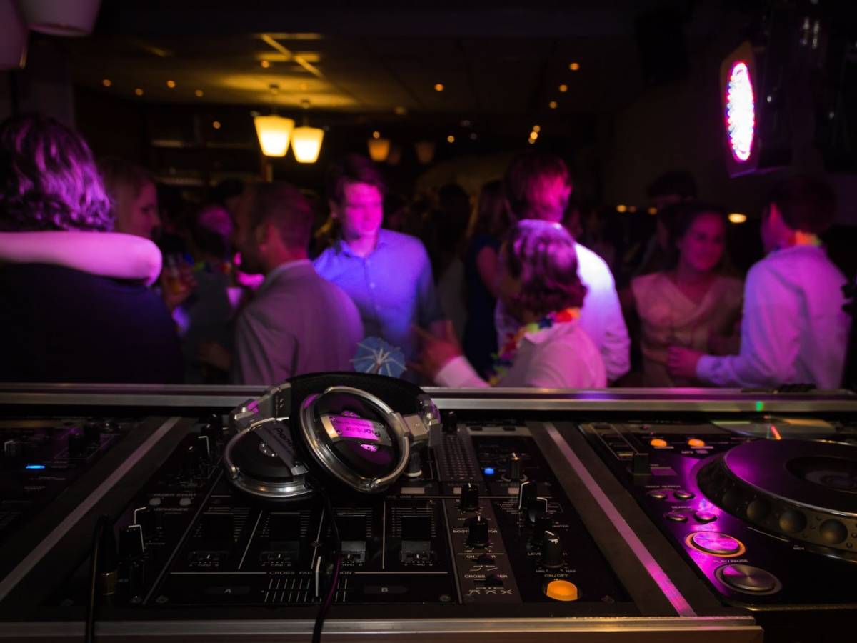 escort champagne e segreti l8217inchiesta che scuote la movida di milano tra calciatori e piloti di formula uno da Ilgiornale.it escort champagne e segreti l8217inchiesta che scuote la movida di milano tra calciatori e piloti di formula uno