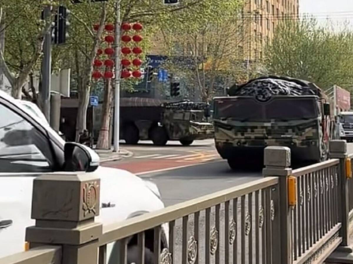 avvistati in un area urbana la cina muove i nuovi lanciatori ipersonici df 27 da Ilgiornale.it avvistati in un area urbana la cina muove i nuovi lanciatori ipersonici df 27