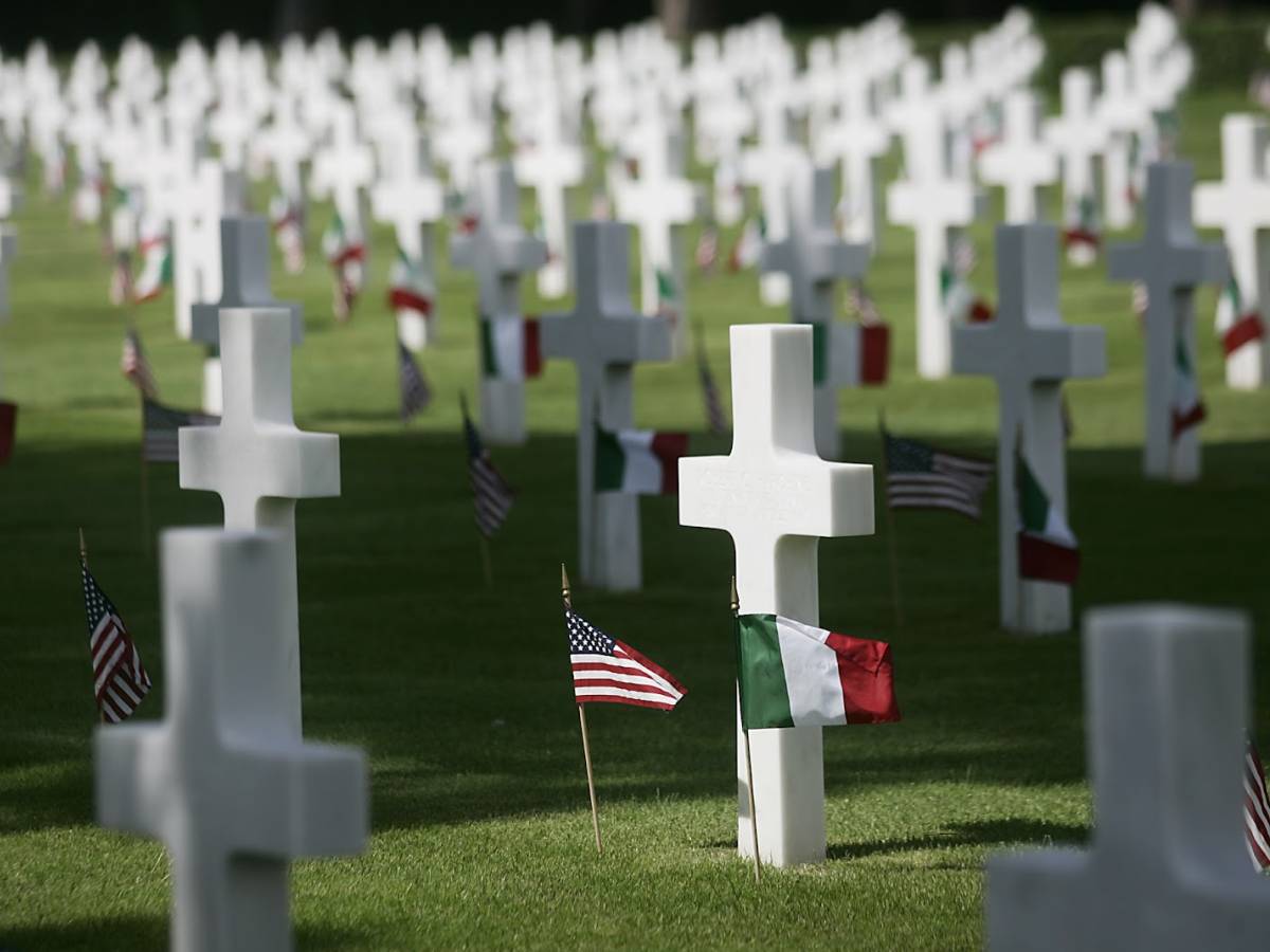 25 aprile i giovani di fi al cimitero americano di nettuno nel solco di silvio berlusconi da Ilgiornale.it 25 aprile i giovani di fi al cimitero americano di nettuno nel solco di silvio berlusconi