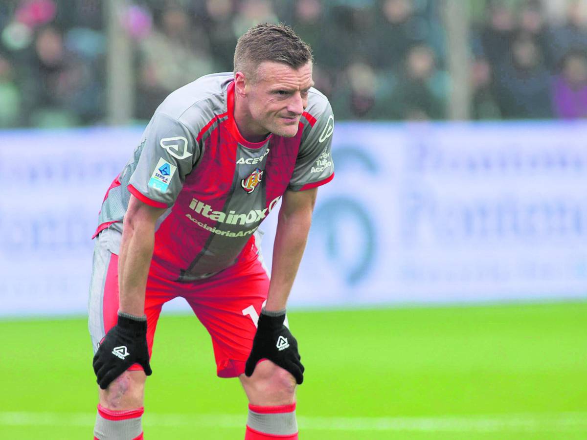 la favola leicester 232 ormai ai titoli di coda dalla premier vinta 10 anni fa alla terza serie da Ilgiornale.it la favola leicester 232 ormai ai titoli di coda dalla premier vinta 10 anni fa alla terza serie