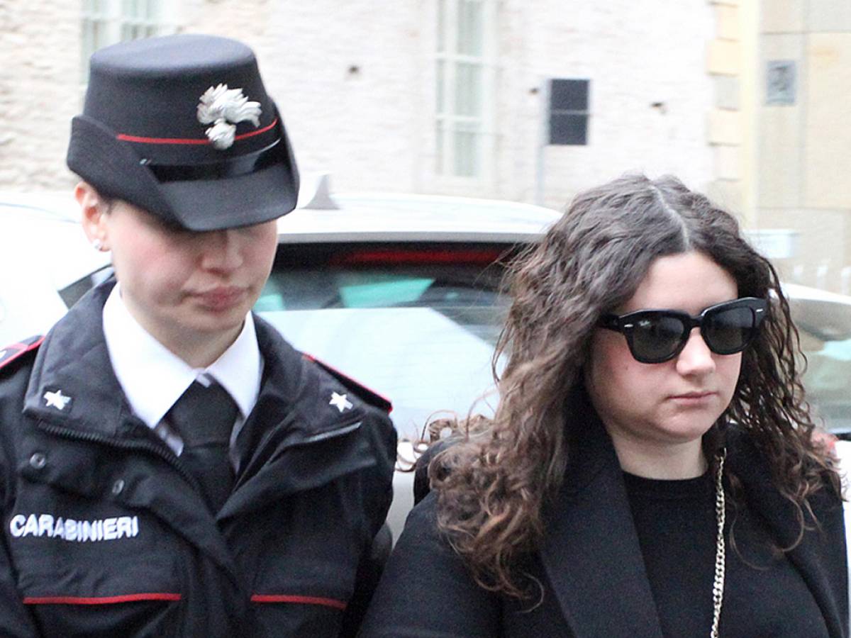 neonati sepolti chiara petrolini condannata a 24 anni e tre mesi ma assolta dall omicidio del primogenito da Ilgiornale.it neonati sepolti chiara petrolini condannata a 24 anni e tre mesi ma assolta dall omicidio del primogenito