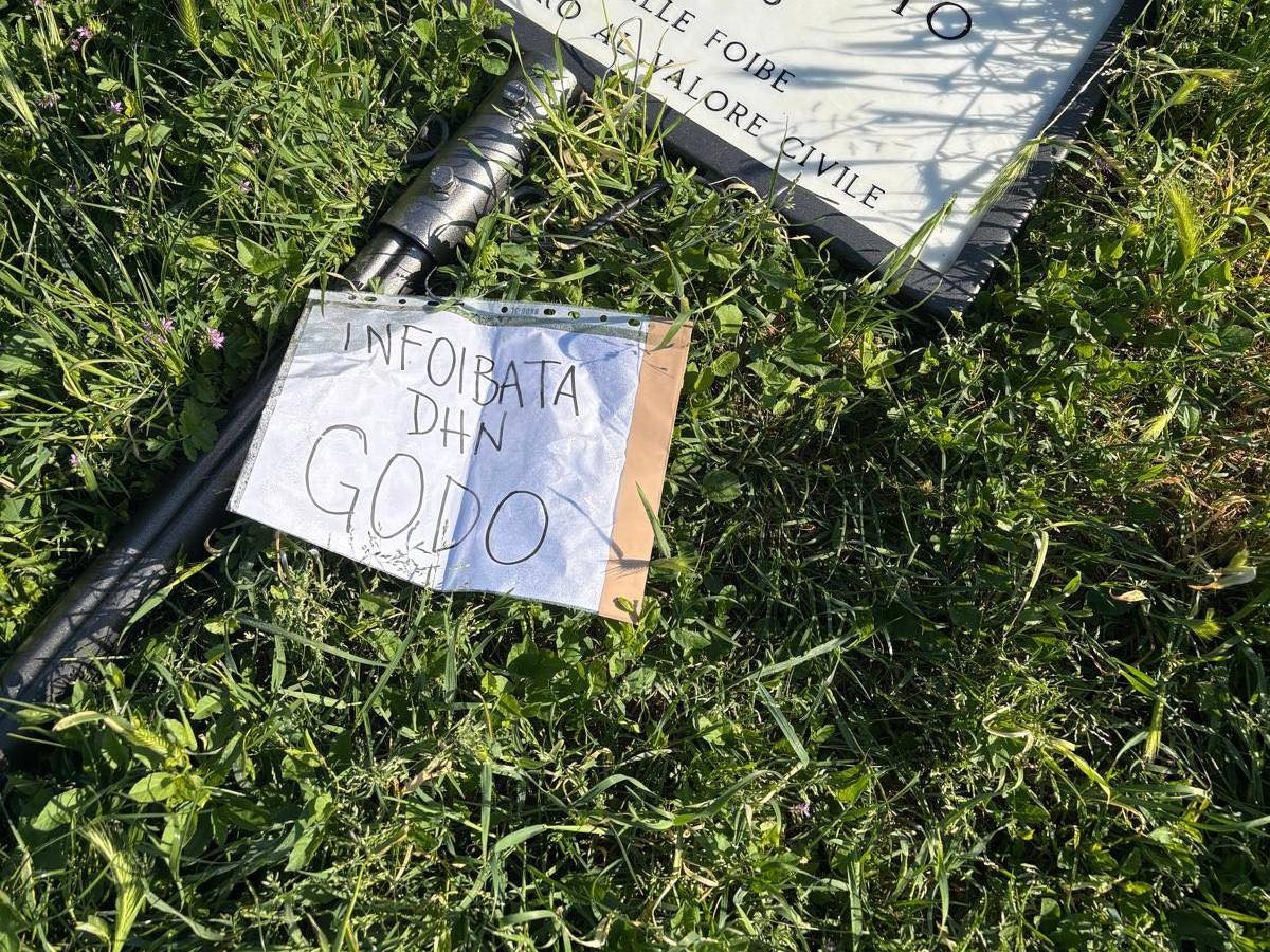 norma cossetto vandalizzata di nuovo la targa violentata la sua memoria da Ilgiornale.it norma cossetto vandalizzata di nuovo la targa violentata la sua memoria