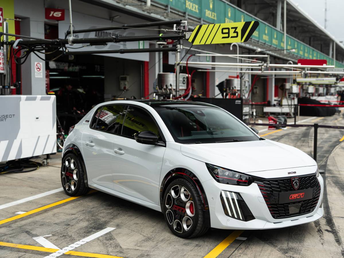 a bordo della 208 gti sigla magica dal potere magnetico da Ilgiornale.it a bordo della 208 gti sigla magica dal potere magnetico