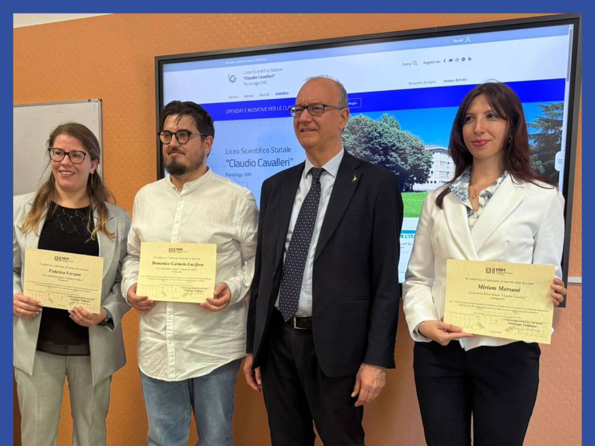 valditara premia tre docenti dell8217istituto cavalleri di parabiago mi per un intervento durante una gita scolastica da Ilgiornale.it valditara premia tre docenti dell8217istituto cavalleri di parabiago mi per un intervento durante una gita scolastica