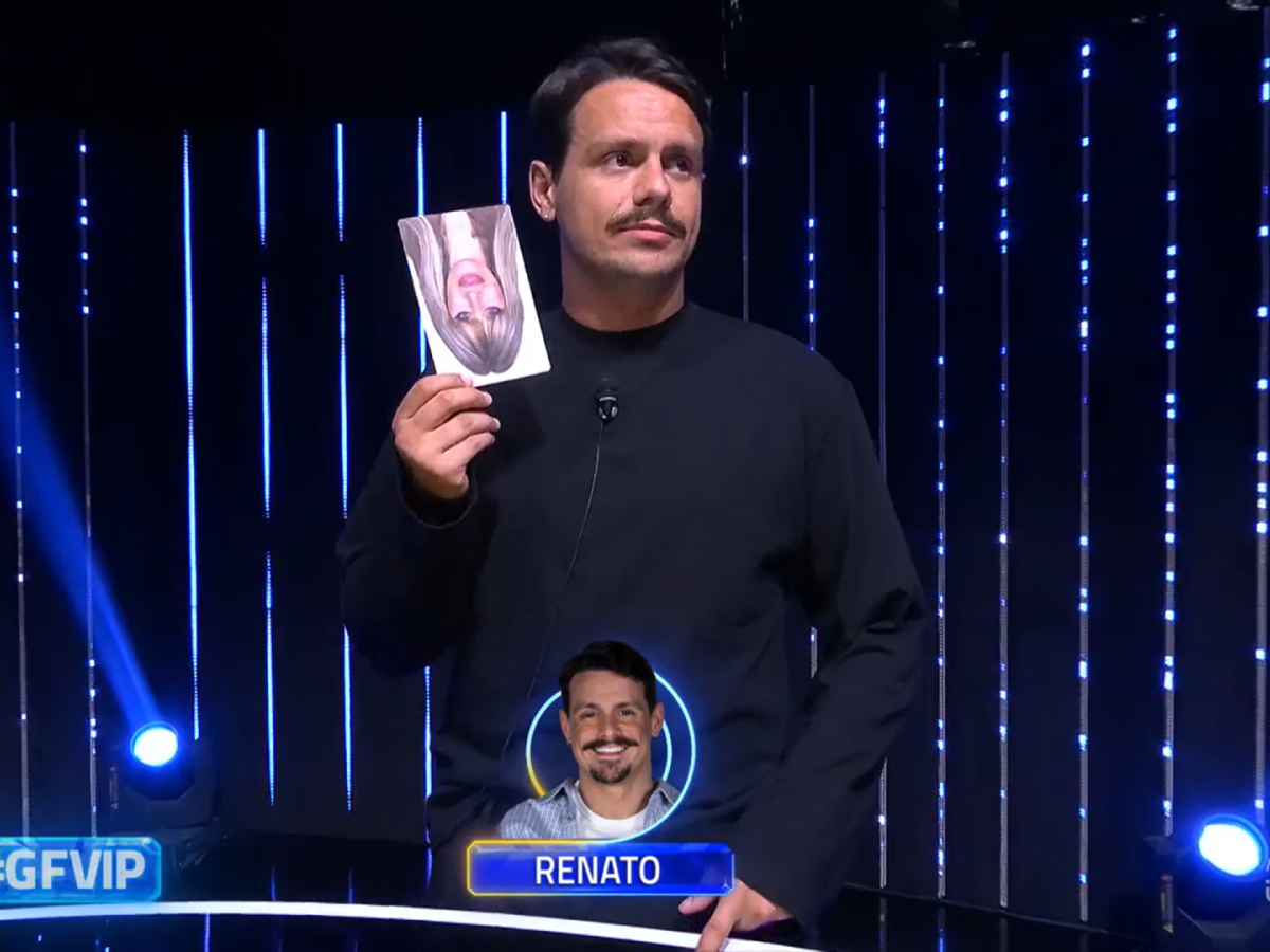 gaffe al grande fratello vip alessandra mussolini con la foto capovolta da Ilgiornale.it gaffe al grande fratello vip alessandra mussolini con la foto capovolta