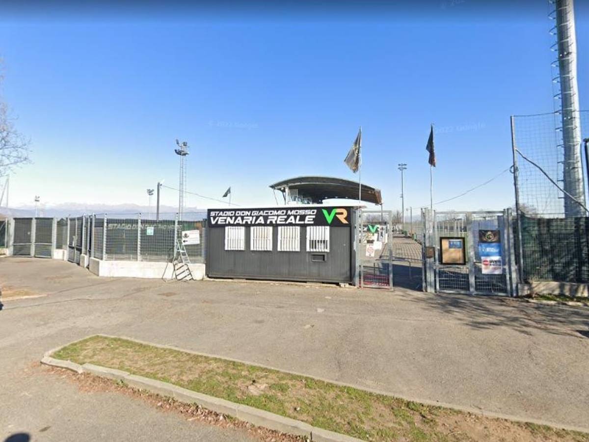 arbitra di 16 anni fischia un rigore la vergognosa aggressione dei tifosi ai genitori e al fratellino arriva la multa da Ilgiornale.it arbitra di 16 anni fischia un rigore la vergognosa aggressione dei tifosi ai genitori e al fratellino arriva la multa