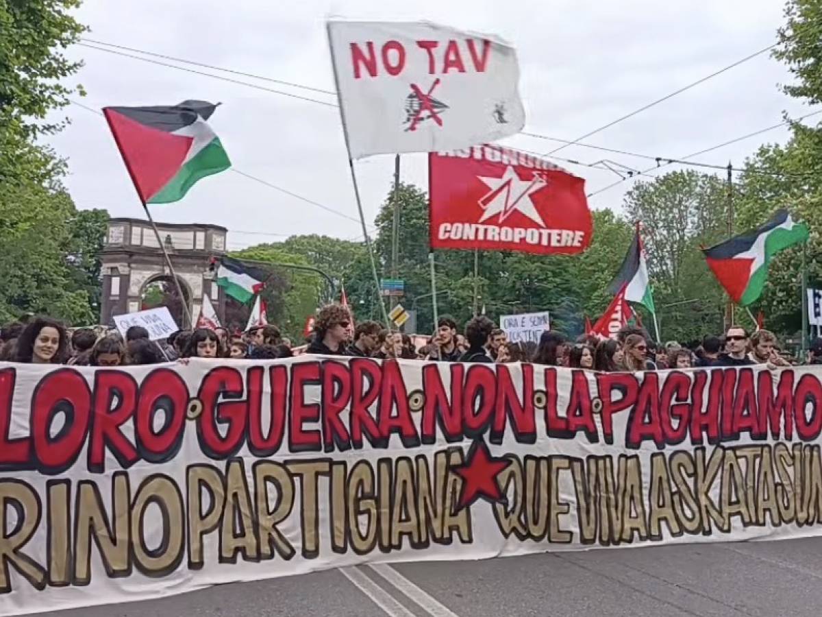 primo maggio di lotta antagonisti gi224 in piazza a torino da Ilgiornale.it primo maggio di lotta antagonisti gi224 in piazza a torino