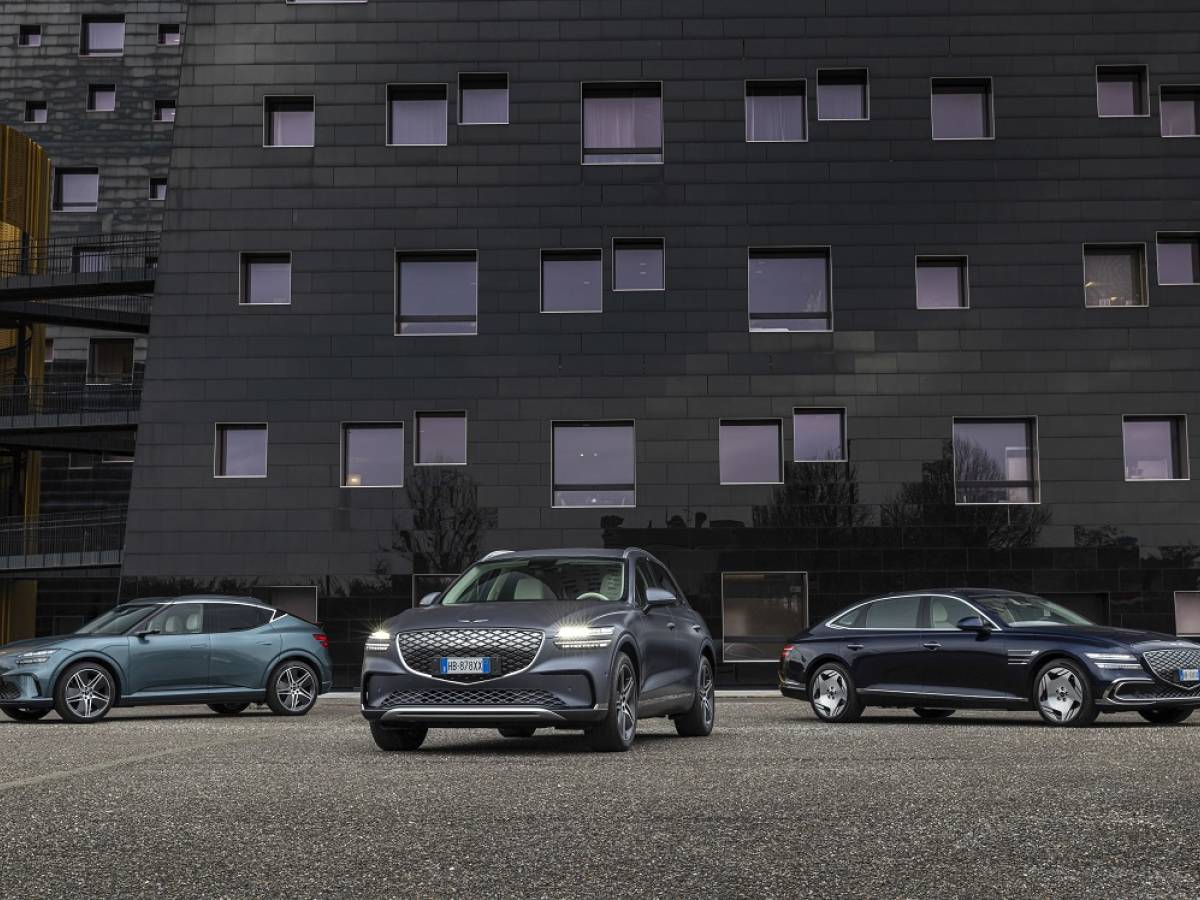 Genesis GV60, il lusso coreano elettrico tra golf, lago e silenzio Genesis GV60, il lusso coreano elettrico tra golf, lago e silenzio
