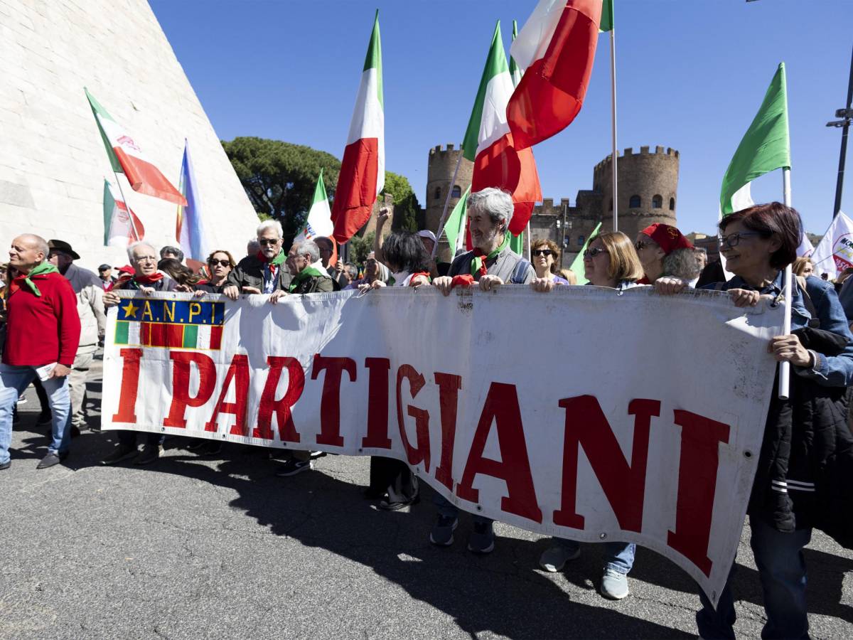 deriva antidemocratica adesso anche l8217anpi attacca meloni sul quirinale sinistra in tilt da Ilgiornale.it deriva antidemocratica adesso anche l8217anpi attacca meloni sul quirinale sinistra in tilt