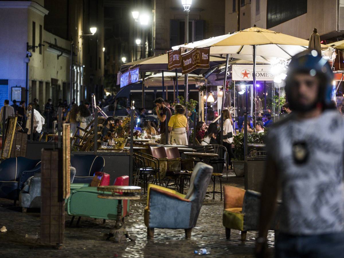 beve superalcolici in gita studentessa di 15 anni in coma etilico la scuola prende provvedimenti da Ilgiornale.it beve superalcolici in gita studentessa di 15 anni in coma etilico la scuola prende provvedimenti