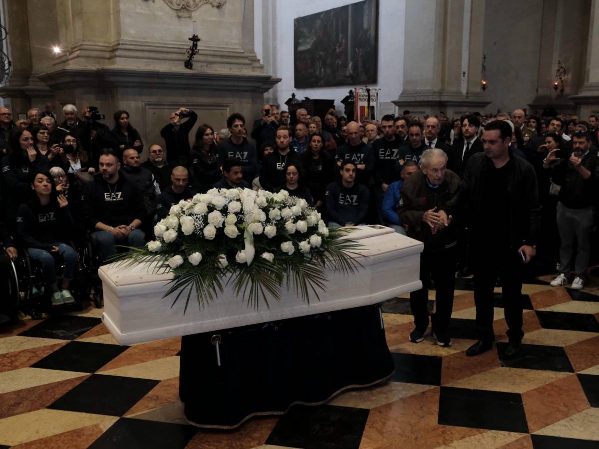 l ultimo saluto a zanardi la morte si 232 presa il corpo ma l anima le 232 sfuggita da Ilgiornale.it l ultimo saluto a zanardi la morte si 232 presa il corpo ma l anima le 232 sfuggita