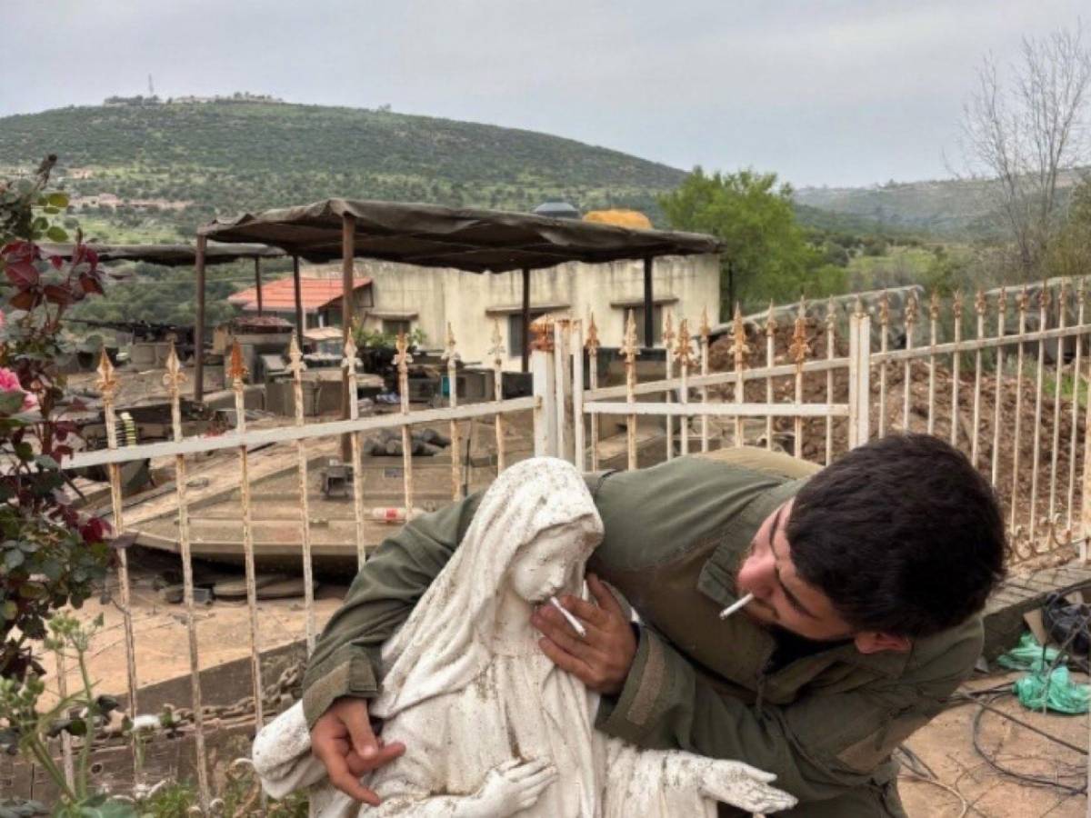 sigaretta nella bocca della madonna bufera sul soldato israeliano e l8217idf apre un8217indagine da Ilgiornale.it sigaretta nella bocca della madonna bufera sul soldato israeliano e l8217idf apre un8217indagine
