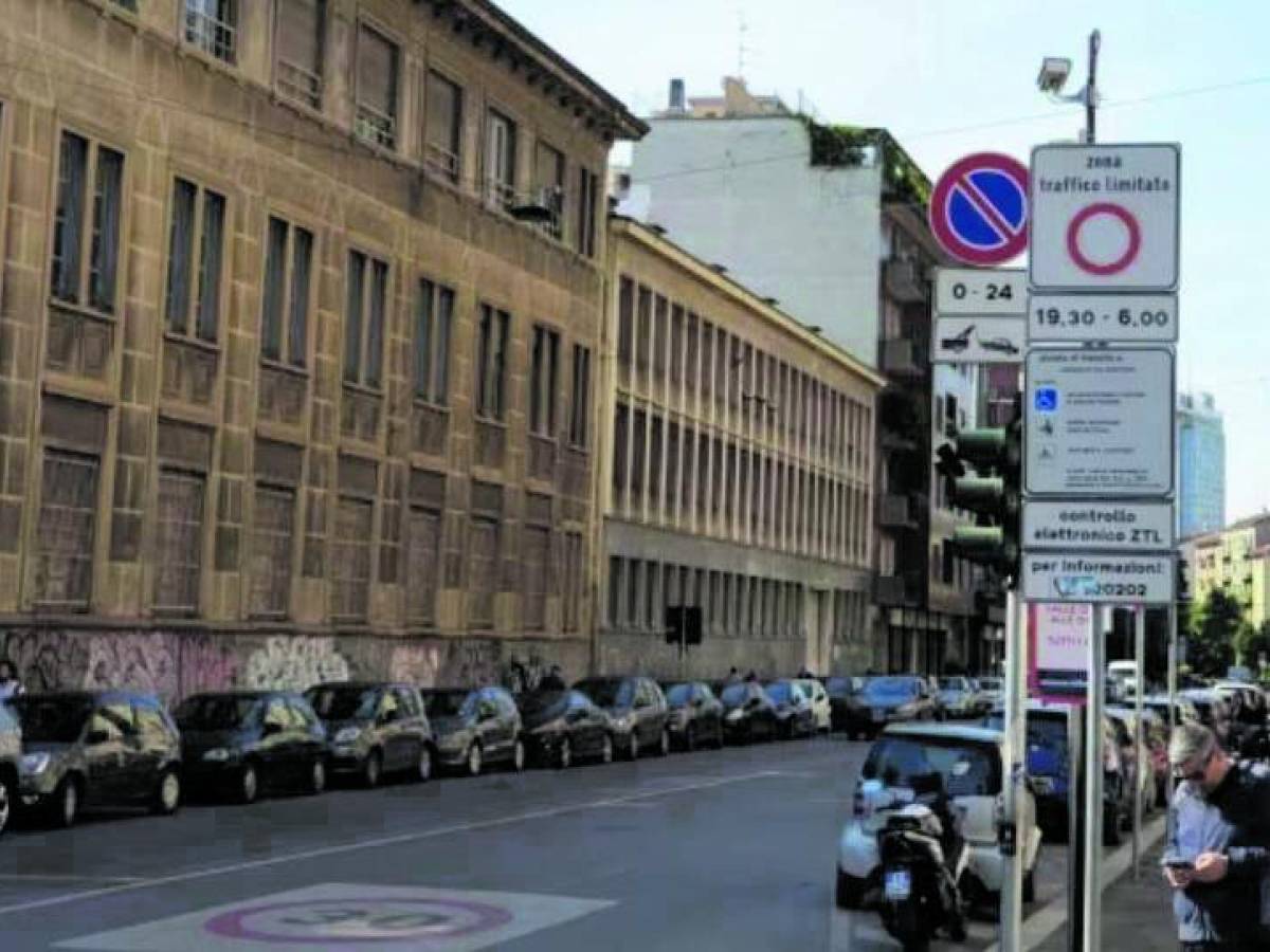 ztl isola il comune sbaglia i cartelli sull8217accesso alle moto da Ilgiornale.it ztl isola il comune sbaglia i cartelli sull8217accesso alle moto