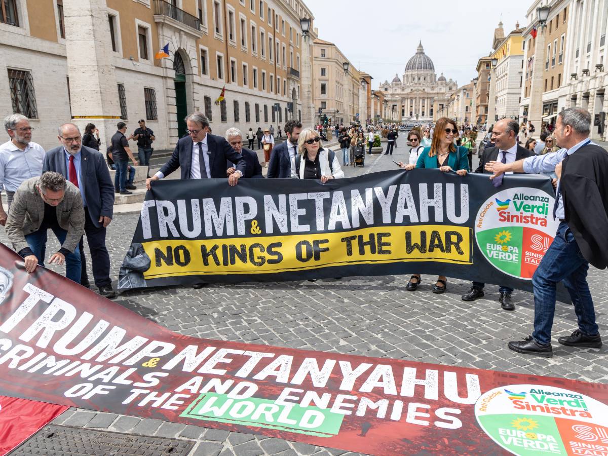 avs gruppi pro pal e collettivi a sinistra fanno a gara per protestare contro gli usa da Ilgiornale.it avs gruppi pro pal e collettivi a sinistra fanno a gara per protestare contro gli usa