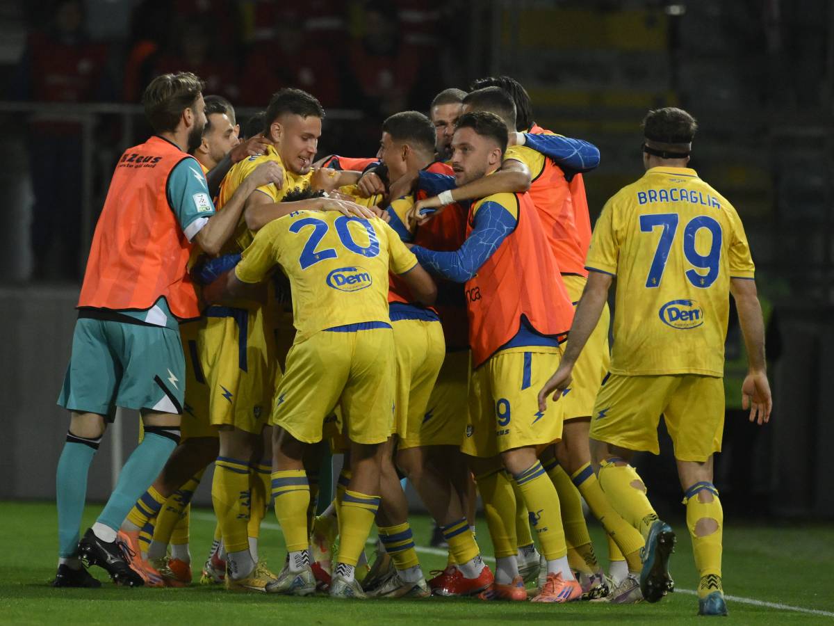il frosinone torna in serie a da Ilgiornale.it il frosinone torna in serie a